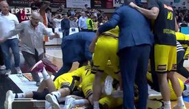 Μία αγωνιστική κεκλεισμένων των θυρών στον Προμηθέα από τον αθλητικό δικαστή για τον φίλαθλο που κλώτσησε παίκτες του Άρη