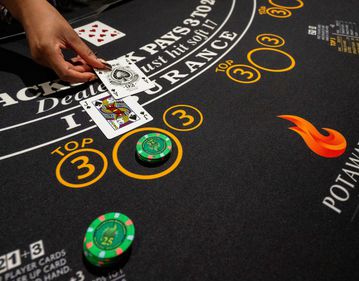 Πίσω από το τραπέζι: Η ζωή και η εκπαίδευση των ζωντανών κρουπιέρηδων