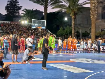 Λάμψη, όμορφες στιγμές και αποθέωση για το VIP Game του Stoiximan AegeanBall Festival