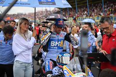 Επιτυχημένη η επέμβαση του Άλεξ Μάρκεθ, ξεκινάει η μάχη με τον χρόνο