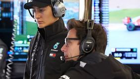 Απίθανος διάλογος μεταξύ Ράσελ και Βολφ