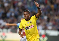 Εξαιρετικό τελείωμα ο Ελίασον για το 2-0 της ΑΕΚ κόντρα στην Τράμπζονσπορ