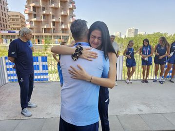 Με αποθέωση και δάκρυα αναχώρησε για την Ελλάδα η Δώρα Γκουντούρα