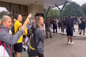 Αποθέωση στο ξενοδοχείο του Λουξεμβούργου για τις νταμπλούχες της ΑΕΚ (vid)