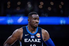 Αντετοκούνμπο: «Ζω τη ζωή που προσευχόμουν μια ζωή να ζήσω»