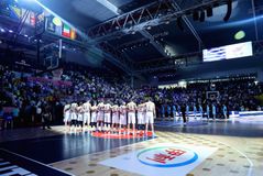 Ανατριχίλα: Σε ζωντανή εκτέλεση ο κοινός εθνικός ύμνος πριν το Κύπρος - Ελλάδα (vid)