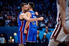 Η Σερβία έκανε το 3/3 κόντρα στην Λετονία και προκρίθηκε στους «16» του Eurobasket 2025