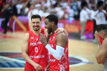 Ο Λόιντ έγραψε ιστορία με την Πολωνία: «Δεν το ήξερα αυτό - είναι τρελό»