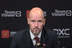 Η ασυνήθιστη τιμωρία του Τεν Χαχ στους παίκτες μετά την ήττα από τη Σίτι: Τους ανάγκασε να δουν τους πανηγυρισμούς των αντιπάλων