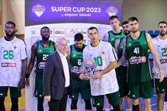 Αποχώρησε η πλειοψηφία των παικτών του Παναθηναϊκού από την απονομή - Ποιοι ήταν αυτοί που έμειναν