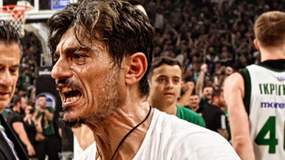 H γεμάτη ένταση φωτογραφία, που δημοσίευσε ως... σχόλιο για το ντέρμπι με τον Ολυμπιακό ο Δημήτρης Γιαννακόπουλος