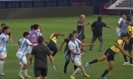 Απίστευτο ξύλο σε φιλικό Κ16 ανάμεσα στην εθνική Αργεντινής και το Εκουαδόρ (vid)