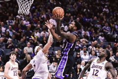 Οι Κινγκς χάλασαν την επέτειο του ΛεΜπρόν - Νίκησαν στην παράταση με πρωταγωνιστή τον Μονκ και τον Βεζένκοφ να... ανεβαίνει (vids)