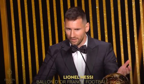 Ο Βασιλιάς του ποδοσφαίρου: Ο Λιονέλ Μέσι κατέκτησε την 8η Χρυσή Μπάλα της καριέρας του