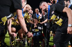 Ο Γιάννης με την φανέλα του ΠΑΟΚ στη Νέα Φιλαδέλφεια, αποθεώθηκε από τους οπαδούς της ΑΕΚ