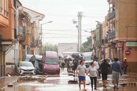 Η Βαλένθια ζήτησε αναβολή του αγώνα με τη Ρεάλ Μαδρίτης μετά τη «βιβλική καταστροφή» στην πόλη