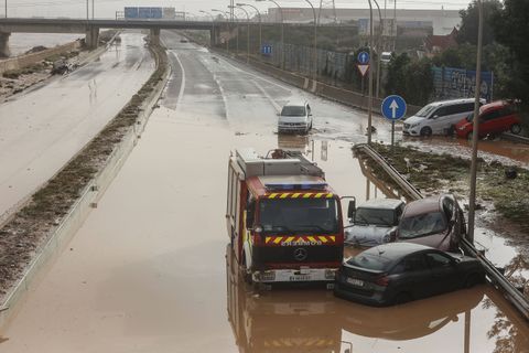 Συγκλονίζει ο Κανιθάρες για τη καταστροφή στη Βαλένθια - Πιθανή η αναβολή του αγώνα με τη Ρεάλ