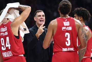 Το μπρος γκρεμός και πίσω ρέμα του κόουτς Μπαρτζώκα!