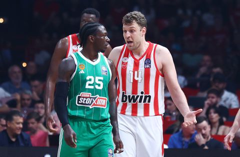 «Θα το δοκιμάσω»: Η απάντηση του Ναν σε χρήστη του «Χ» για τα φάουλ του Βεζένκοφ