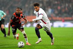 Πλήγμα στην Παρί Σεν Ζερμέν με Ντουέ