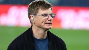 «Προκαλεί» ο Αρσάβιν - Με φανέλα της Μπαρτσελόνα έξω από μπουτίκ της Ρεάλ!