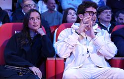 Ποιος Λεκλέρ; Η εκθαμβωτική Αλεξάντρα Σεντ-Εμλέ κέρδισε τα βλέμματα στο ματς του Ολυμπιακού με την Μονακό (pics)