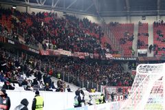 Οι οπαδοί του Ολυμπιακού στο Europa-Park Stadion