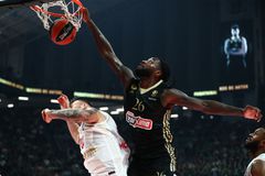 Το «βάπτισμα» του Λεσόρ στον Μοτιεγιούνας στην κορυφή του Top 10 της αγωνιστικής στη Euroleague (vid)