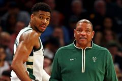 Ρίβερς: «Κάθε φορά που παίζει ο Γιάννης, νιώθω ότι σπάει κάποιο ρεκόρ» (vid)