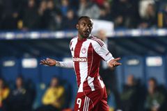 Ο Ελ Κααμπί με κεφαλιά άνοιξε το σκορ για τον Ολυμπιακό στο Αγρίνιο