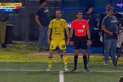 Απίθανο σκηνικό στην Παραγουάη: Πρόεδρος ομάδας έγινε παίκτης κι έκανε ντεμπούτο στα 51 του (vid)