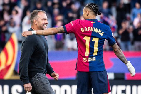 Τι είπε ο Ραφίνια στον βουρκωμένο Φλικ μετά τη νίκη της Μπαρτσελόνα (vid)