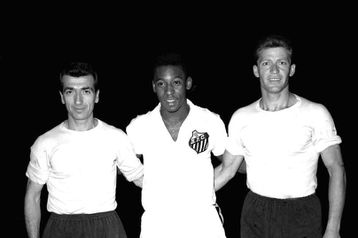 Οταν ο Νεστορίδης της ΑΕΚ έπαιξε αντίπαλος με τον Πελέ