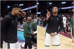 Χορεύοντας το Stayin' Alive των Bee Gees με στυλ... Τραβόλτα, ο Γιάννης Αντετοκούνμπο ανανεώνει το ραντεβού για το 2024 (vid)