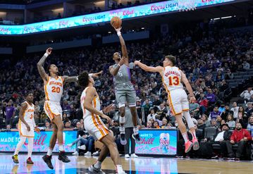 Ο Φοξ το πήρε... πάνω του και οι Κινγκς νίκησαν στην Ατλάντα - Δεν πήρε το «κάλεσμα» ο Βεζένκοφ (vids)