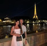 H έκπληξη της συντρόφου του Τόμας Γουόκαπ για τα γενέθλιά του (vid)