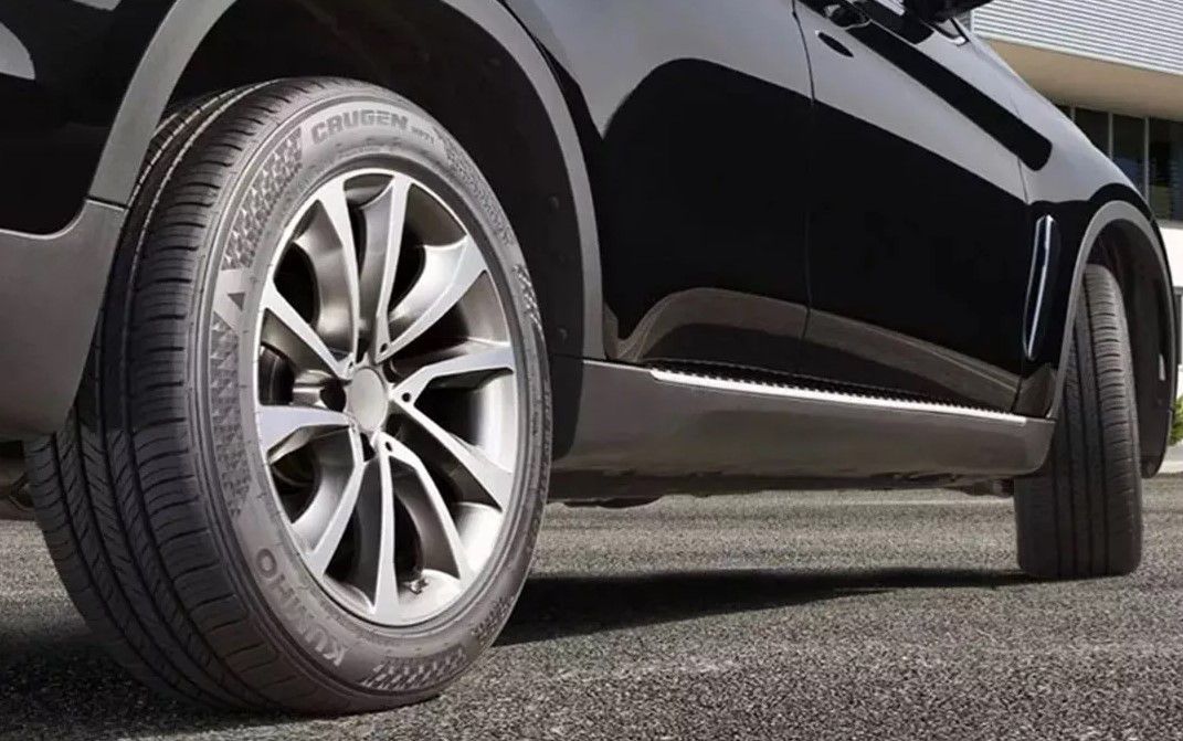 Γιατί το παρκάρισμα με στριμμένους τροχούς μπορεί να γίνει… ακριβό λάθος