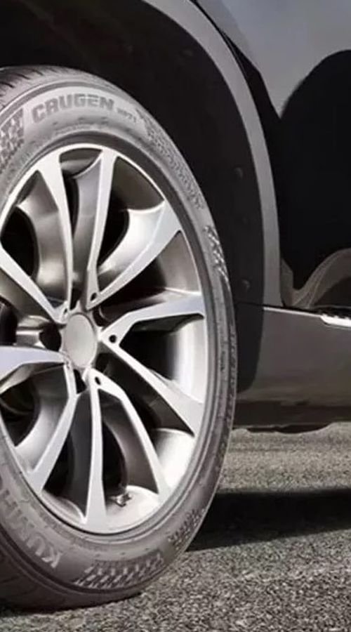 Γιατί το παρκάρισμα με στριμμένους τροχούς μπορεί να γίνει… ακριβό λάθος