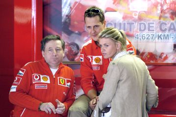 «Ο Μίκαελ είναι εδώ, αλλά διαφορετικός»: Το συγκινητικό μήνυμα της συζύγου του Σουμάχερ 12 χρόνια μετά το ατύχημα (pic)