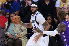 Οι Ουόριορς θέλουν τον Ντέιβις - Η στάση των Μάβερικς