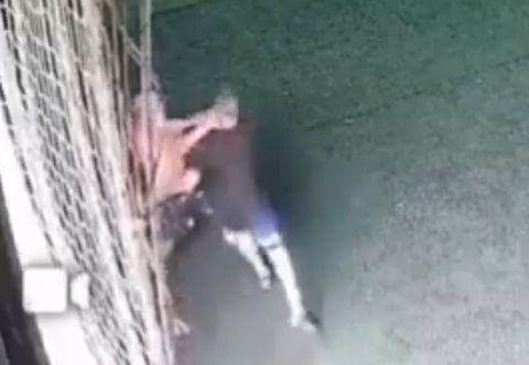 Απίθανο ξύλο πρώην ποδοσφαιριστή σε αντίπαλό του: Του έκοψε κομμάτι από το αυτί (pic & vid)