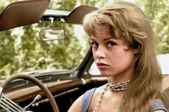 Μπριζίτ Μπαρντό: To Renault που έγινε Ferrari