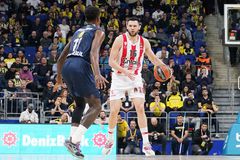 Ομάδα - όνειρο ο Ολυμπιακός, ισοπέδωσε τη Φενέρ στη Κωνσταντινούπολη!