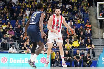 Ομάδα - όνειρο ο Ολυμπιακός, ισοπέδωσε τη Φενέρ στη Κωνσταντινούπολη!