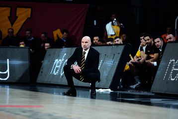 Ο τρομερός πανηγυρισμός του Καντζούρη στο τρίποντο του Γουίλιαμς (vid)