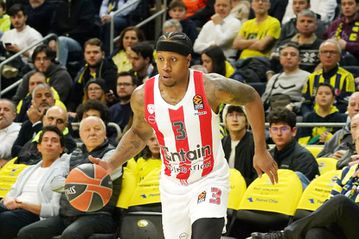 Κάνααν: Πετούσε... βότσαλα στο Βόσπορο, στην κορυφαία του βραδιά στη φετινή Ευρωλίγκα!