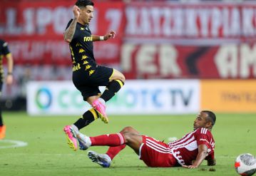 Αρης: Ο Μπένετ… ωθεί στην έξοδο τον Μενέντες