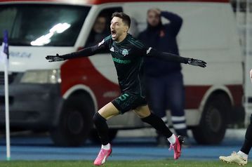 Η γκολάρα του Μλαντένοβιτς στο 95' που χάρισε την πρόκριση στον Παναθηναϊκό