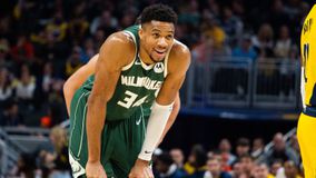 Ο Γιάννης Αντετοκούνμπο θα μείνει στους Μπακς και θα γίνει trade στο offseason σύμφωνα με το ESPN