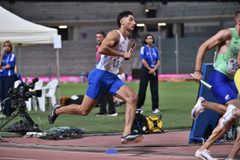 Ιστορική επίδοση από τον Γιώργο Φρανκς: Κατέρριψε το πανελλήνιο ρεκόρ του Κώστα Κεντέρη στα 400μ. κλειστού στίβου